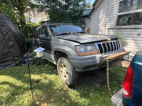 SMASH Cars | Junk Jeep Grand Cherokee for Scrap Metal Recycling